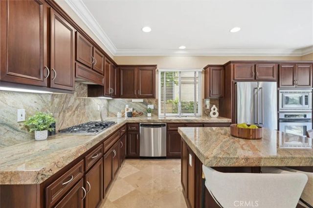 6 Versailles, Irvine, CA 92602