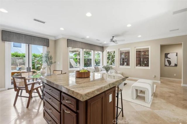 6 Versailles, Irvine, CA 92602