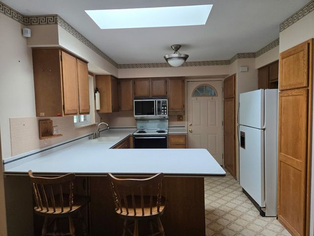 1144 Pickwick Place Place, Flint, MI 48507