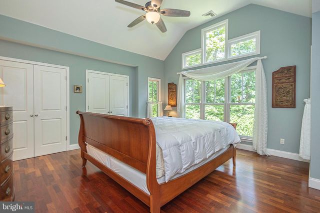 975 TAYLORSVILLE RD, Washington Crossing, PA 18977