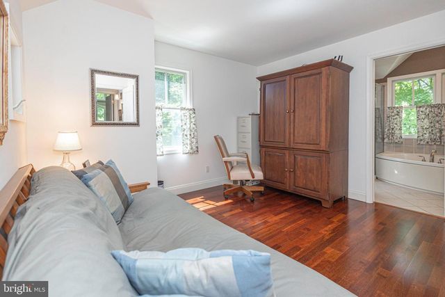 975 TAYLORSVILLE RD, Washington Crossing, PA 18977