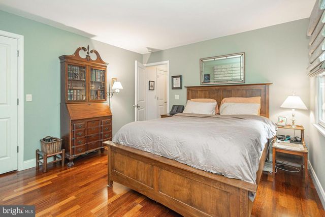 975 TAYLORSVILLE RD, Washington Crossing, PA 18977