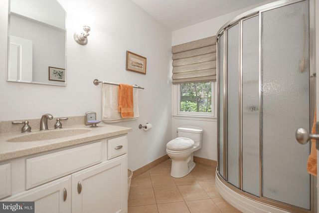975 TAYLORSVILLE RD, Washington Crossing, PA 18977