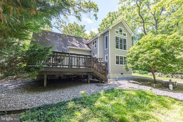 975 TAYLORSVILLE RD, Washington Crossing, PA 18977