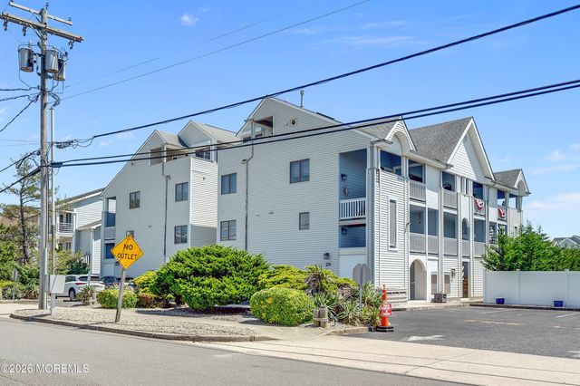 29 21st Avenue 10, Seaside Park, NJ 08752