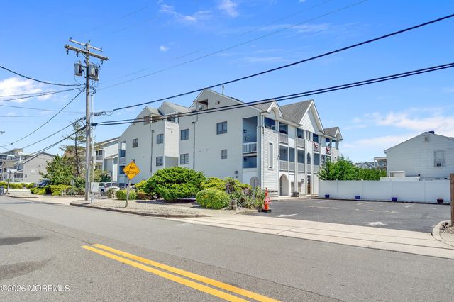 29 21st Avenue 10, Seaside Park, NJ 08752