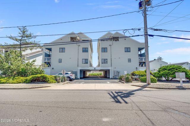 29 21st Avenue 10, Seaside Park, NJ 08752
