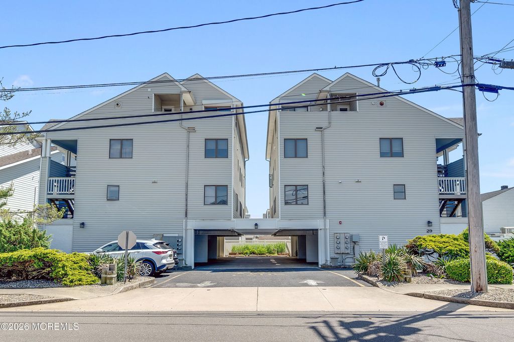 29 21st Avenue 10, Seaside Park, NJ 08752