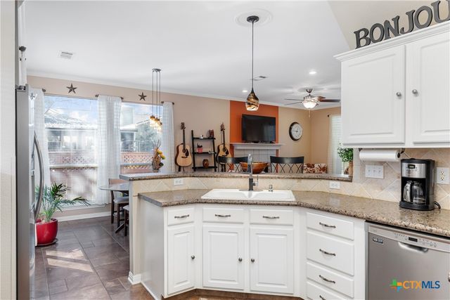 102 Elm Hill Court, San Marcos, TX 78666