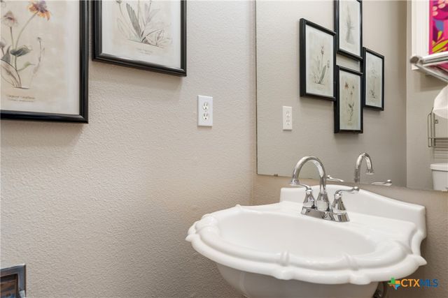 102 Elm Hill Court, San Marcos, TX 78666