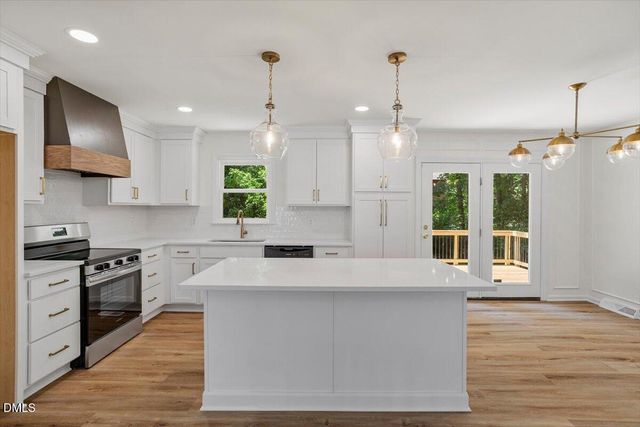 908 Tanglewood Drive, Cary, NC 27511