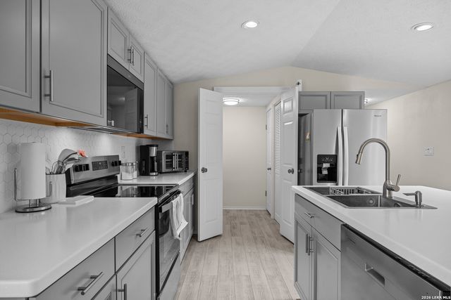 483 Wright, Bandera, TX 78003