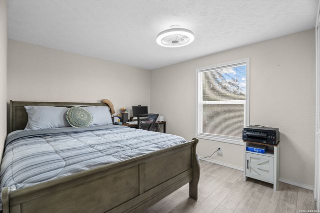 483 Wright, Bandera, TX 78003