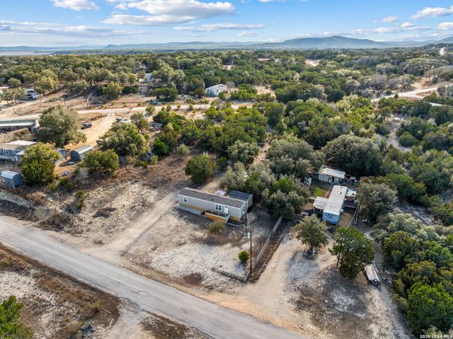 483 Wright, Bandera, TX 78003