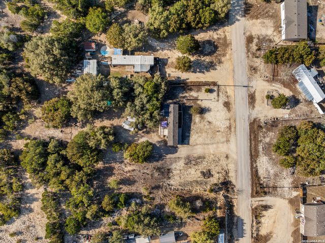 483 Wright, Bandera, TX 78003