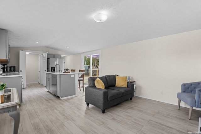 483 Wright, Bandera, TX 78003