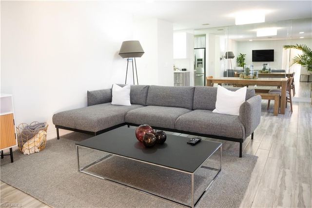 136 Harrison RD L3, Naples, FL 34112