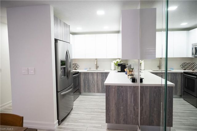 136 Harrison RD L3, Naples, FL 34112