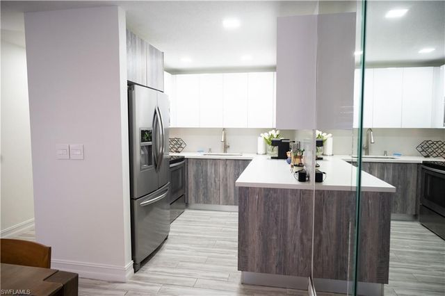 136 Harrison RD L3, Naples, FL 34112