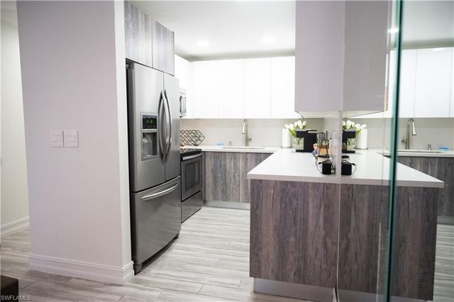 136 Harrison RD L3, Naples, FL 34112