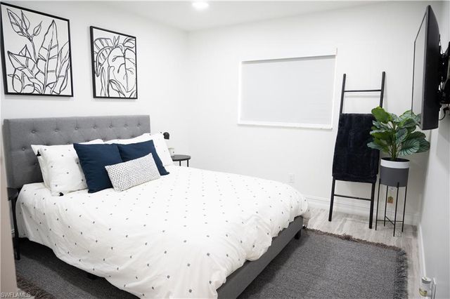 136 Harrison RD L3, Naples, FL 34112