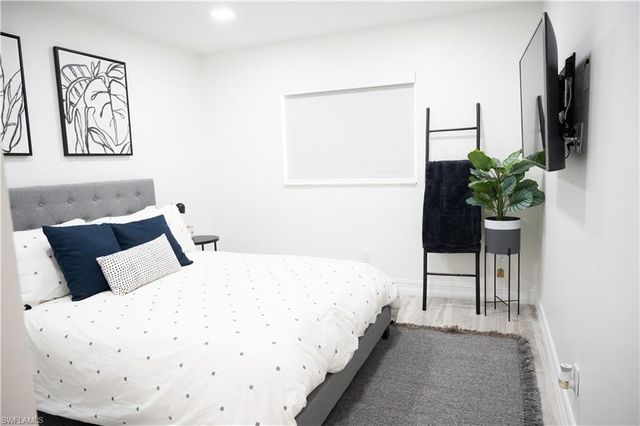 136 Harrison RD L3, Naples, FL 34112