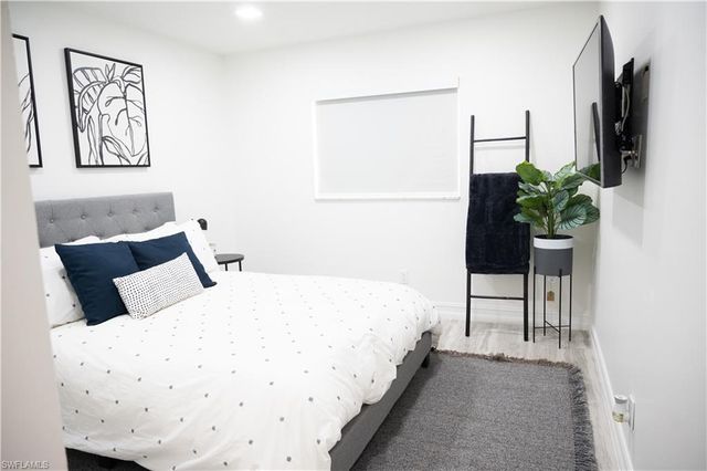 136 Harrison RD L3, Naples, FL 34112