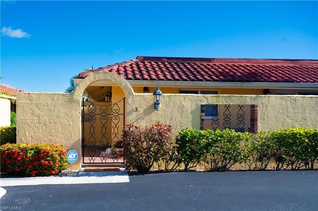 136 Harrison RD L3, Naples, FL 34112