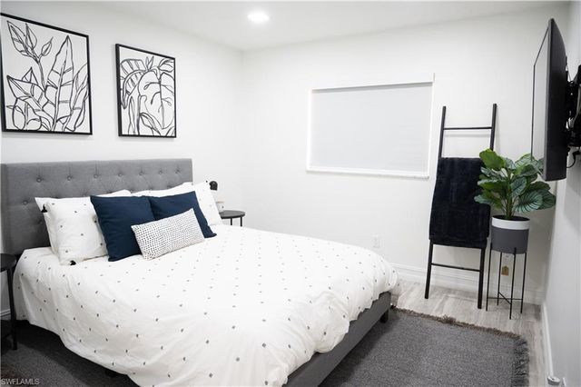 136 Harrison RD L3, Naples, FL 34112