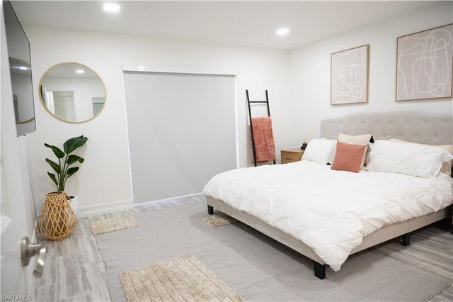 136 Harrison RD L3, Naples, FL 34112