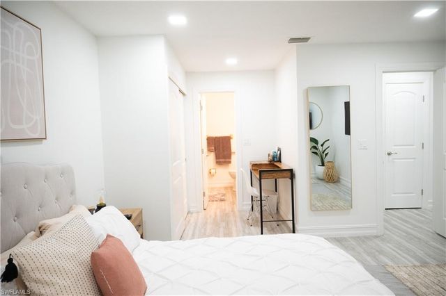 136 Harrison RD L3, Naples, FL 34112