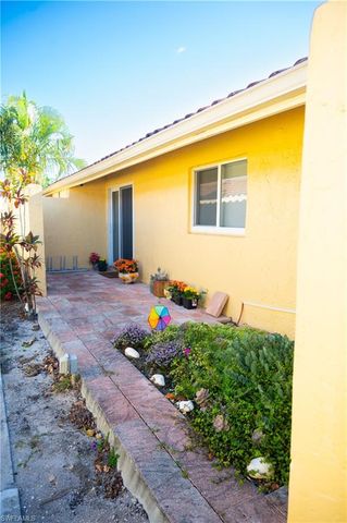 136 Harrison RD L3, Naples, FL 34112