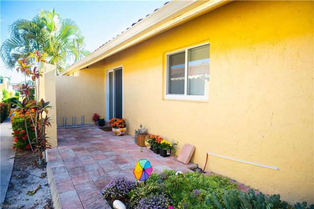 136 Harrison RD L3, Naples, FL 34112