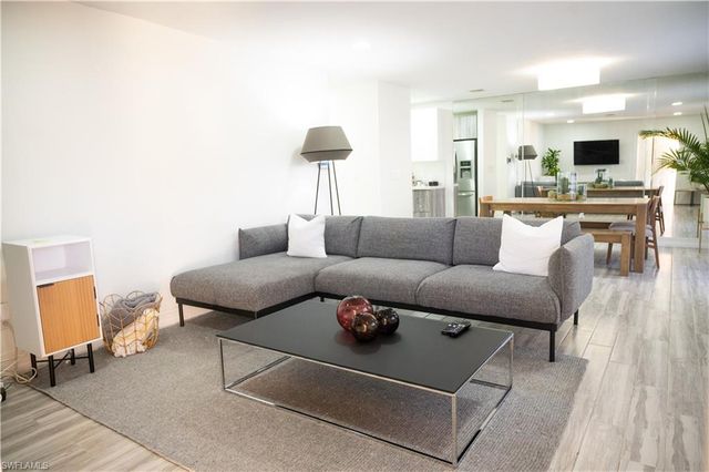 136 Harrison RD L3, Naples, FL 34112