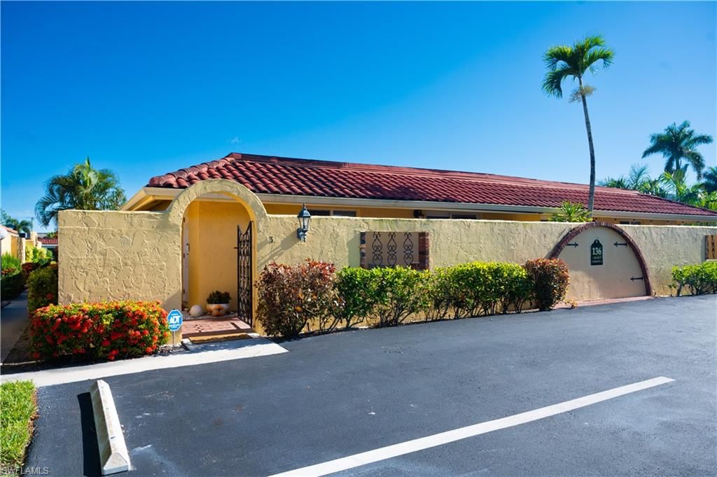 136 Harrison RD L3, Naples, FL 34112