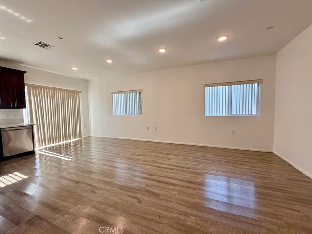 6624 Balboa Boulevard 4, Lake Balboa, CA 91406
