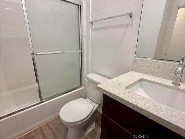 6624 Balboa Boulevard 4, Lake Balboa, CA 91406
