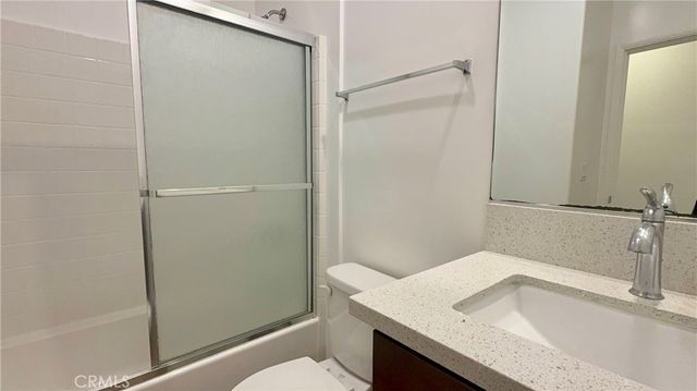 6624 Balboa Boulevard 4, Lake Balboa, CA 91406