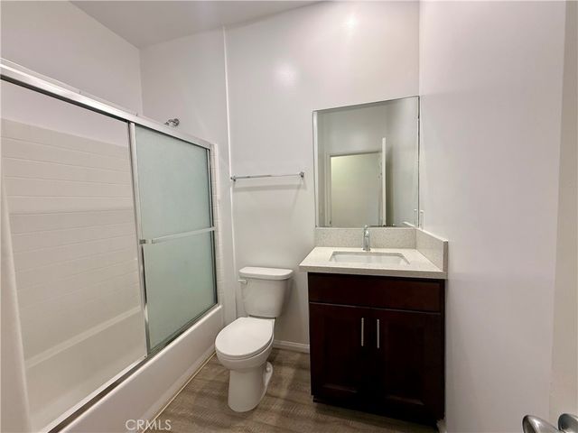 6624 Balboa Boulevard 4, Lake Balboa, CA 91406