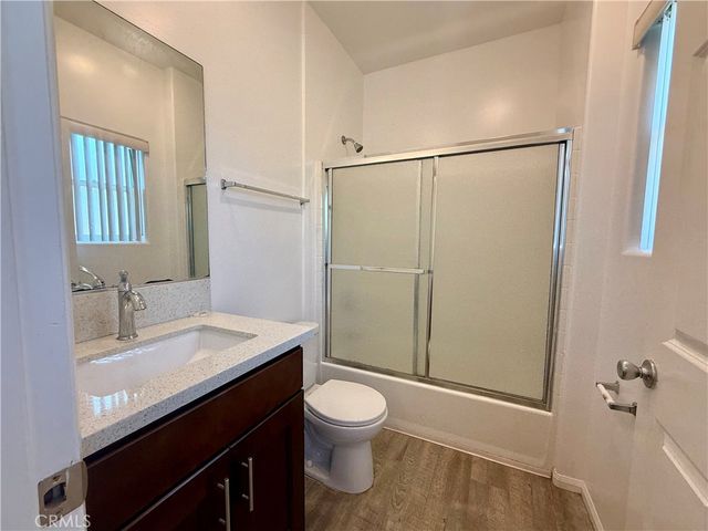 6624 Balboa Boulevard 4, Lake Balboa, CA 91406
