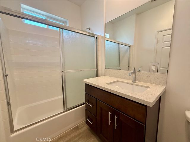 6624 Balboa Boulevard 4, Lake Balboa, CA 91406