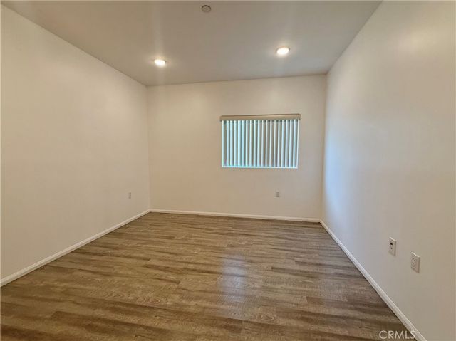 6624 Balboa Boulevard 4, Lake Balboa, CA 91406