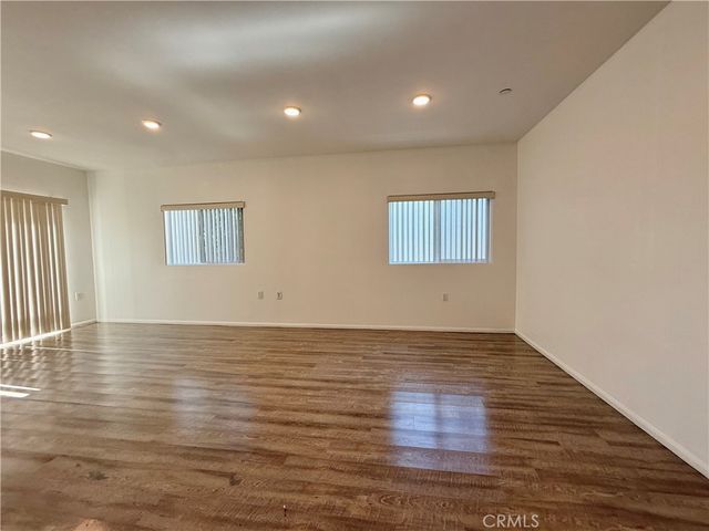 6624 Balboa Boulevard 4, Lake Balboa, CA 91406