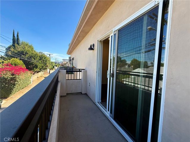 6624 Balboa Boulevard 4, Lake Balboa, CA 91406