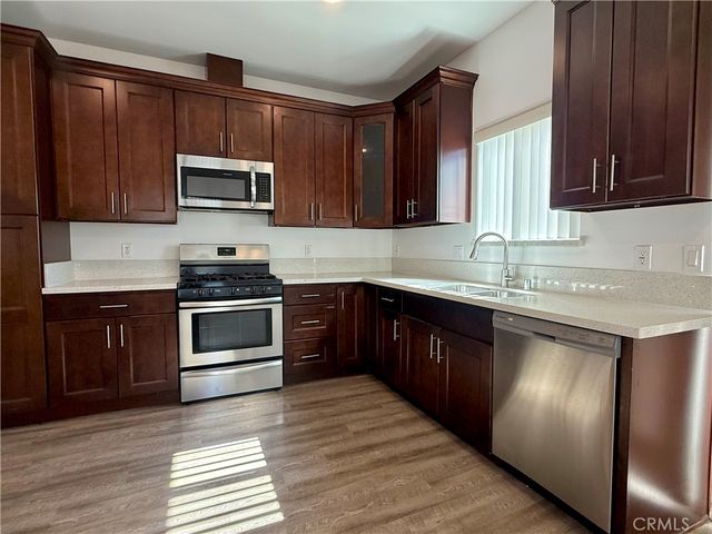 6624 Balboa Boulevard 4, Lake Balboa, CA 91406