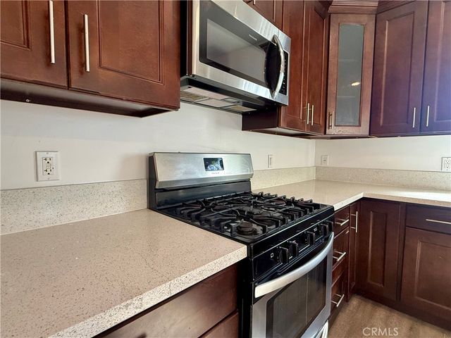 6624 Balboa Boulevard 4, Lake Balboa, CA 91406