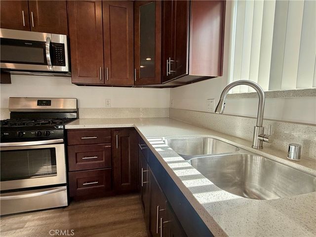 6624 Balboa Boulevard 4, Lake Balboa, CA 91406
