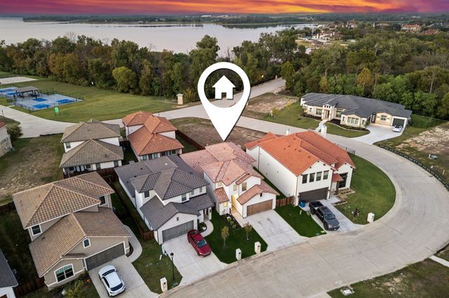 9036 Lakeside Drive, Fort Worth, TX 76179