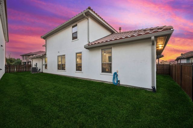 9036 Lakeside Drive, Fort Worth, TX 76179