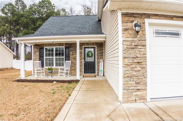 1486 Saint Johns Loop, Raeford, NC 28376
